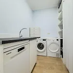 6 Con Bano Junto A Ramblas شقة